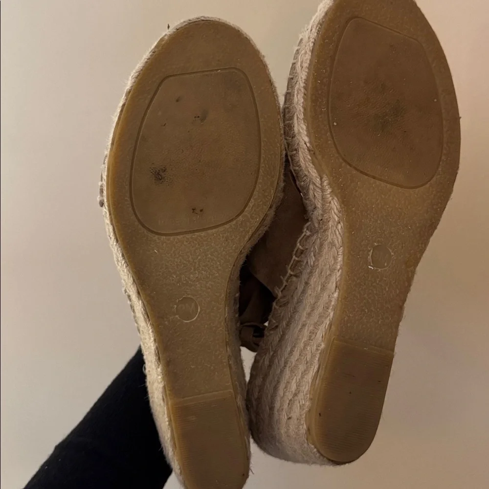 Vince Sabrina Suede Beige Tan Espadrille Wedge Sandals Crisscross Size 9